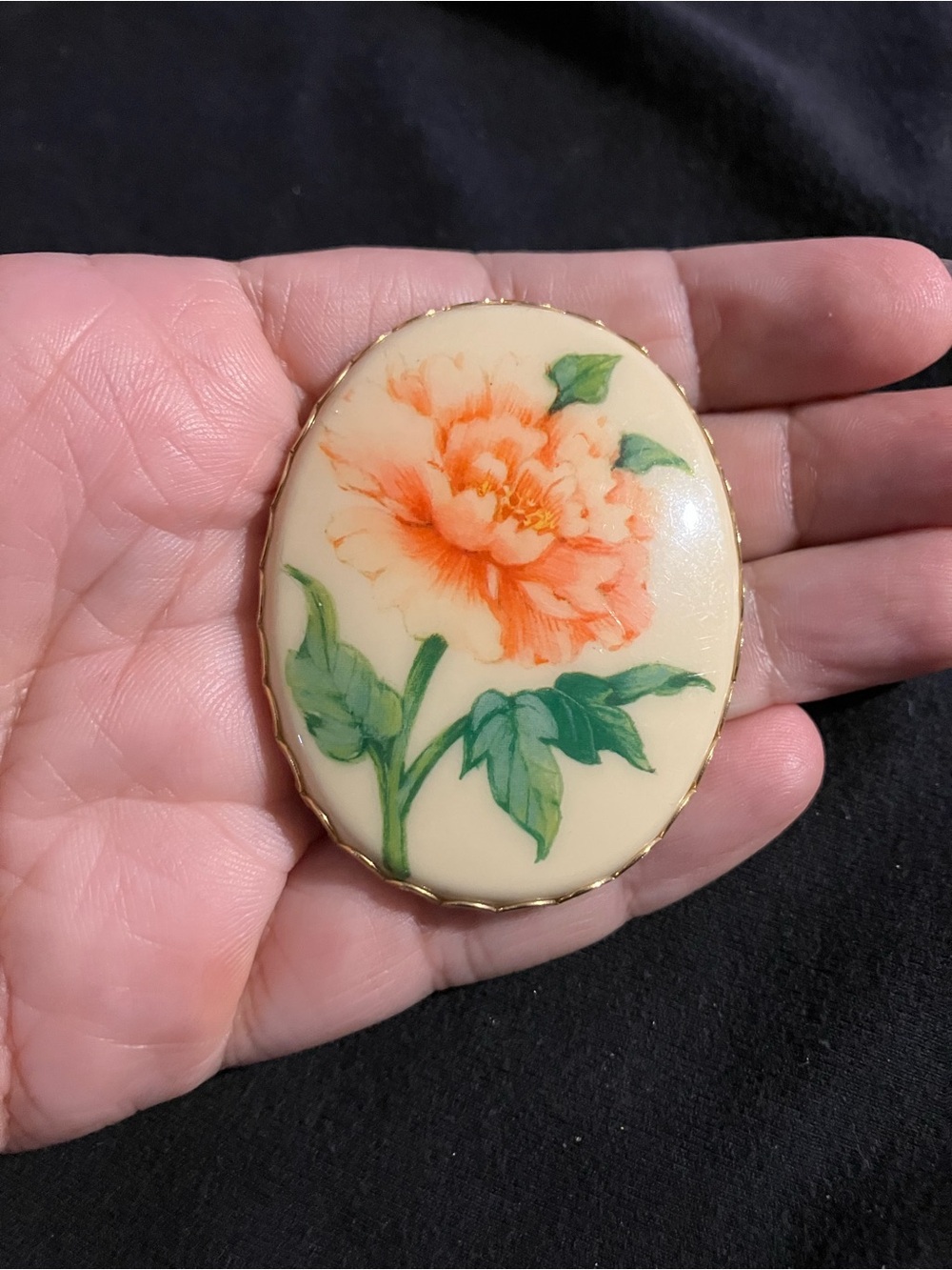 Vintage 1973 Hallmark Floral Cameo Brooch Pin Pendant convertible